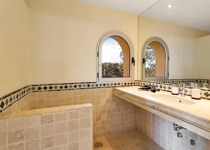 Luxury With Spectaculair Views By Varenso Holidays